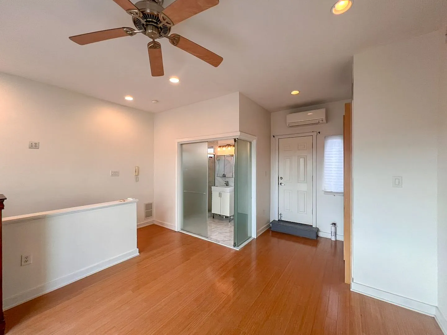 South Philadelphia Home With Parking! — Photo 4