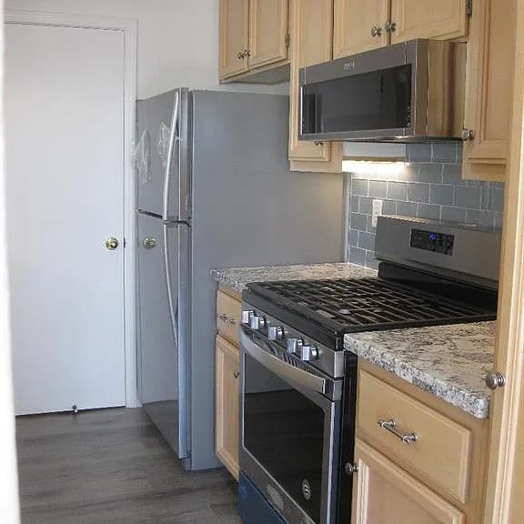 555 Shoal Cir — Photo 8