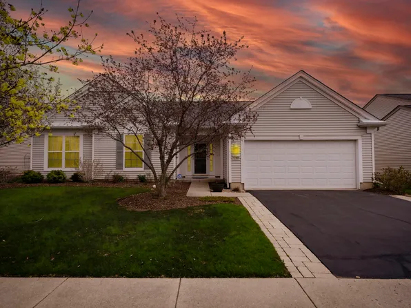 12868 Farm Hill Dr, Huntley, IL 60142