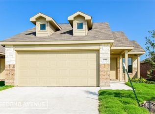 1948 Aves Glen Ln, Forney, TX 75126