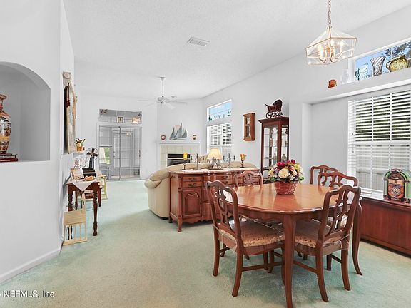 5th image of 1100 SUMMERCHASE Drive