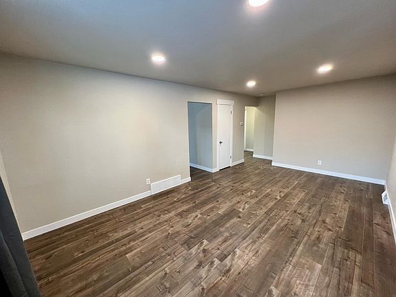3rd image of 4706 Diana Dr