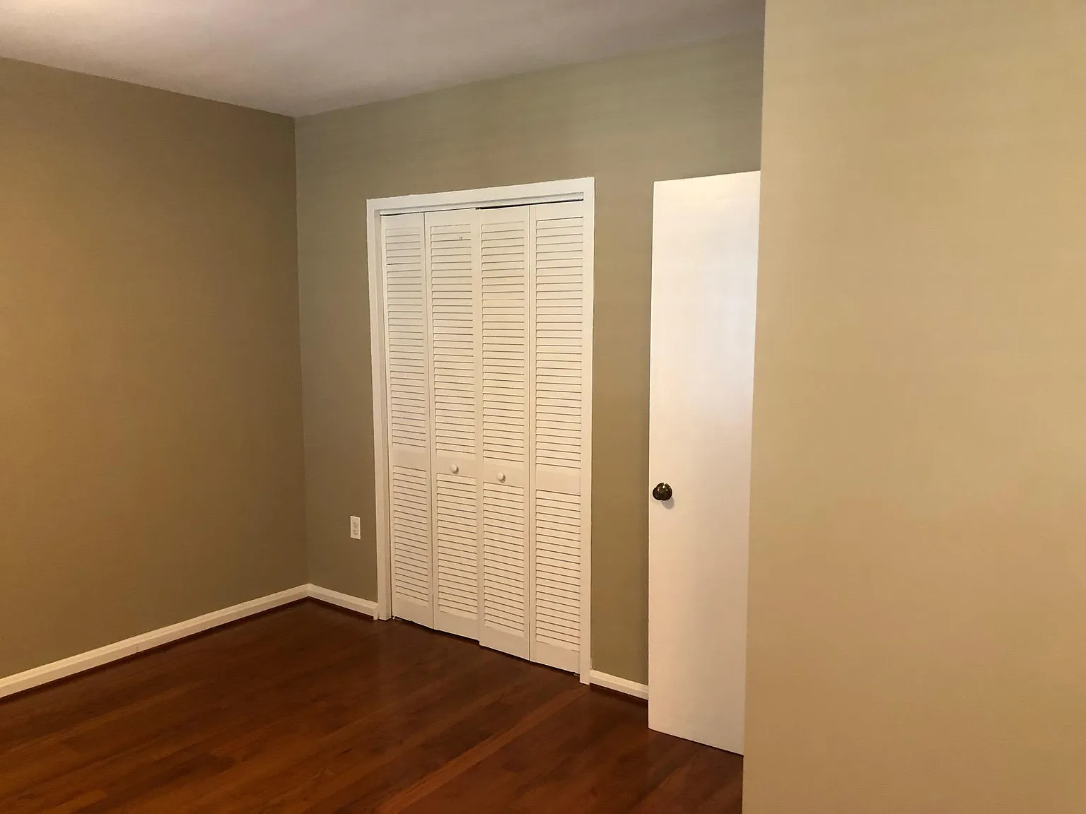 2 bed, 1.5 bath, 835 sqft, $2,700 — Photo 4