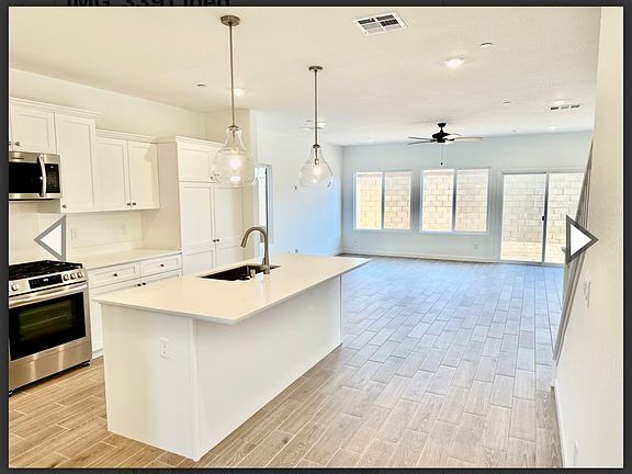 3rd image of 843 Ponderosa Way W