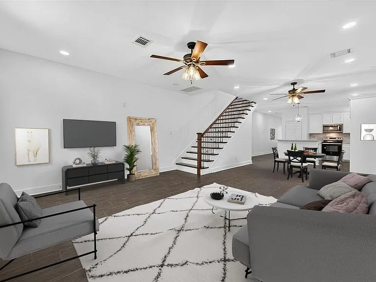 714 Zoe St — Photo 12