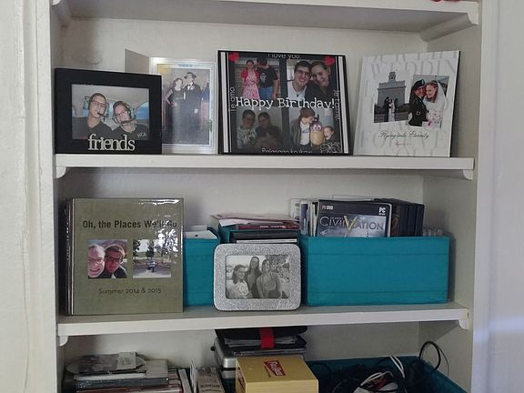 Built-in shelves in LR