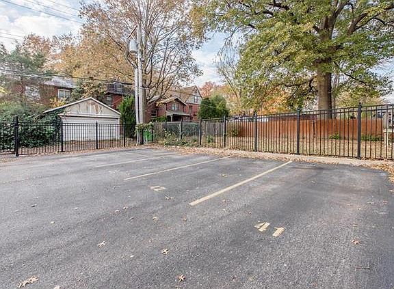 4th image of 6126-6128 Washington Blvd #301