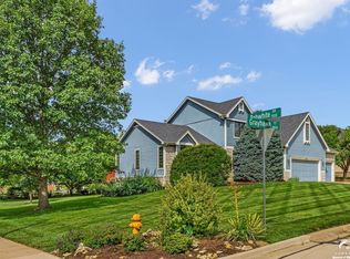 5803 Grayhawk Ct, Lawrence, KS 66047