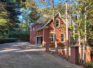 670 Links View Dr, Sugar Hill, GA 30518