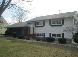 913 Windsor Dr, Shelbyville, IN 46176