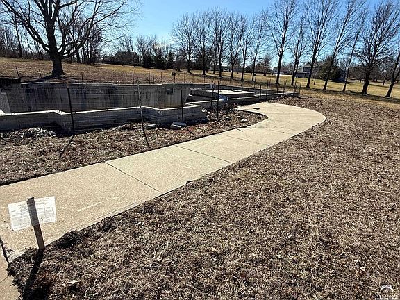 4th image of 1122 E 1264th Rd