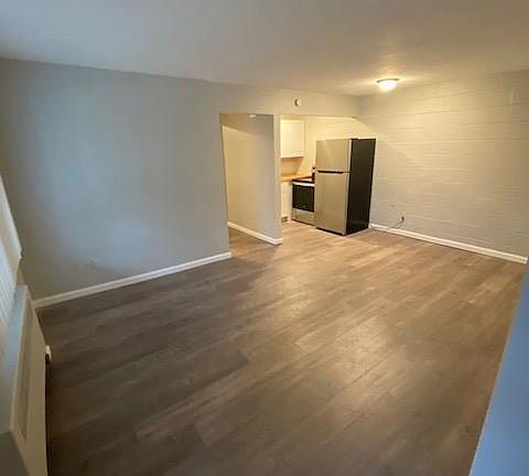 3rd image of 2816 Coolidge Hwy APT 27