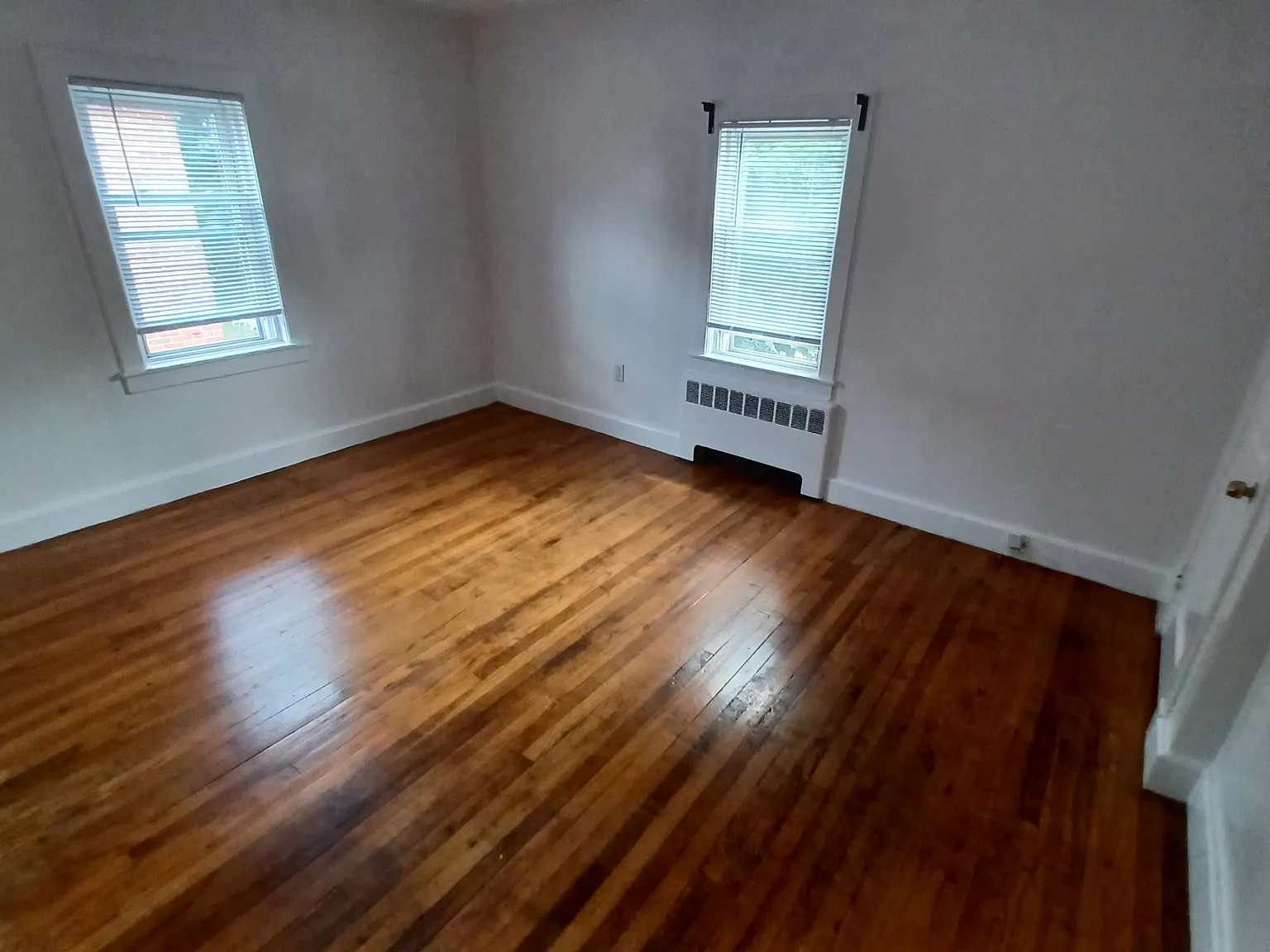 27 Beechcroft St — Photo 3