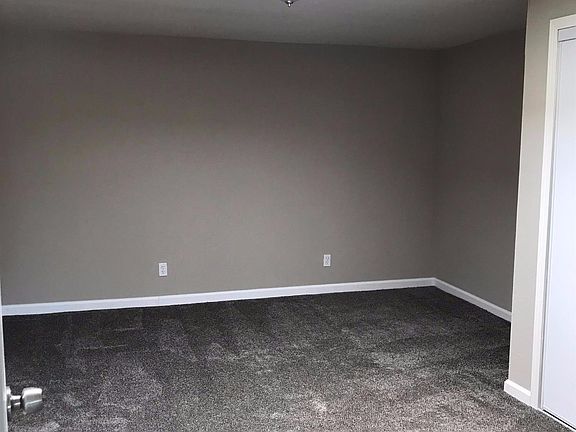 4th image of 65 E Shields Ave