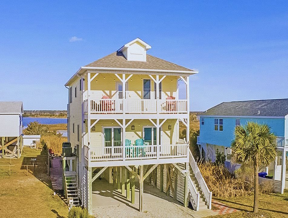 1st image of 3503 Island Dr #1