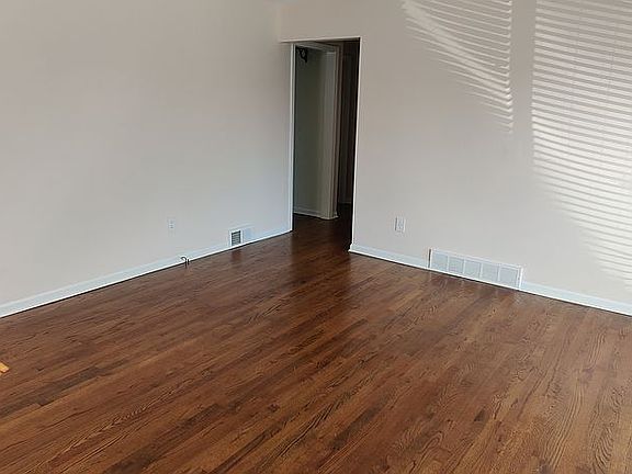 4th image of 752 Elmsford Ave