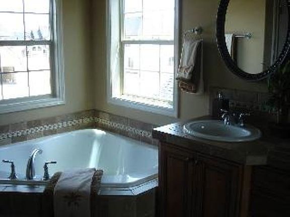 4th image of 2429 W Astonte Dr