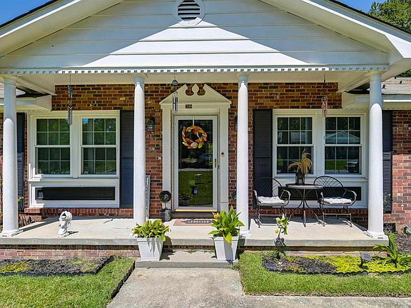 2nd image of 209 Sommerset Dr