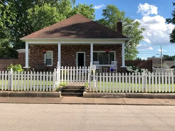 503 E Oak St, Boonville, IN 47601