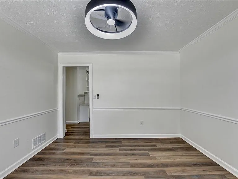 1530 Plunketts Rd — Photo 19