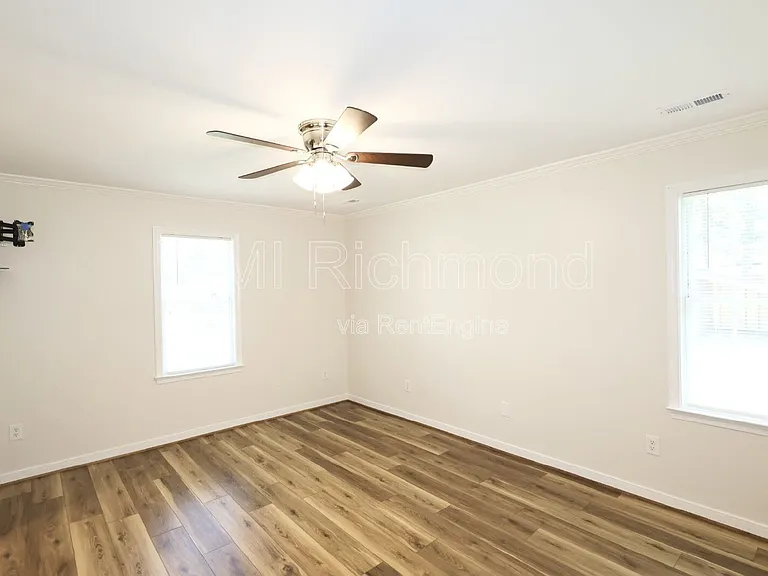 9713 Pampas Dr — Photo 25
