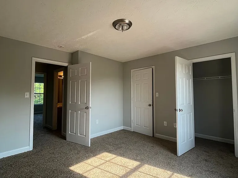161 Coachman Ct — Photo 8