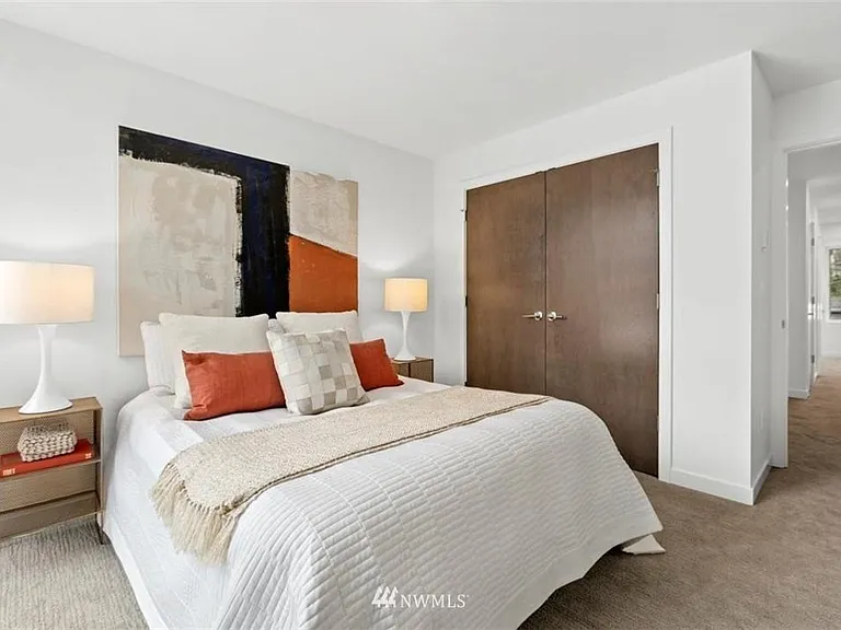 14013 Greenwood Ave N #F — Photo 10