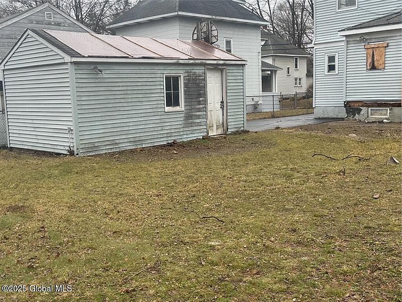5th image of 39 Wagner Avenue