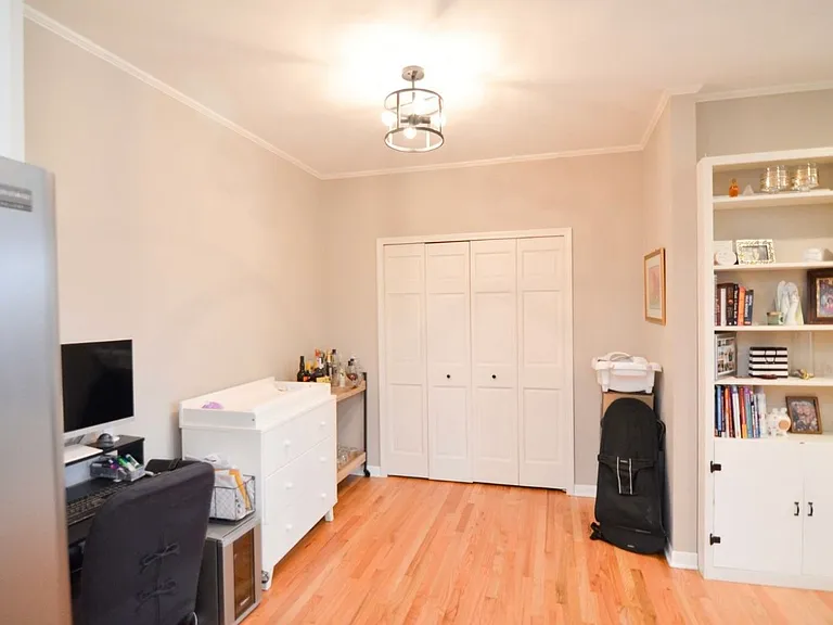 1351 W Webster Ave #2C — Photo 3