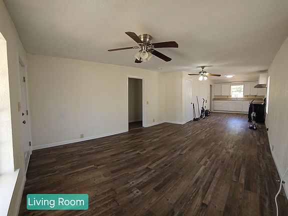 4th image of 104 S Mockingbird Ln