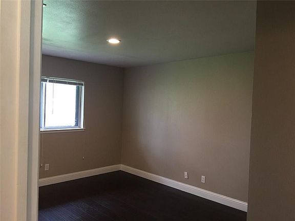 2nd image of 5014 Leameadow Dr