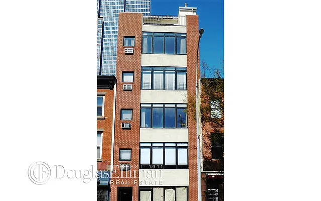 Sold by Douglas Elliman | media 21