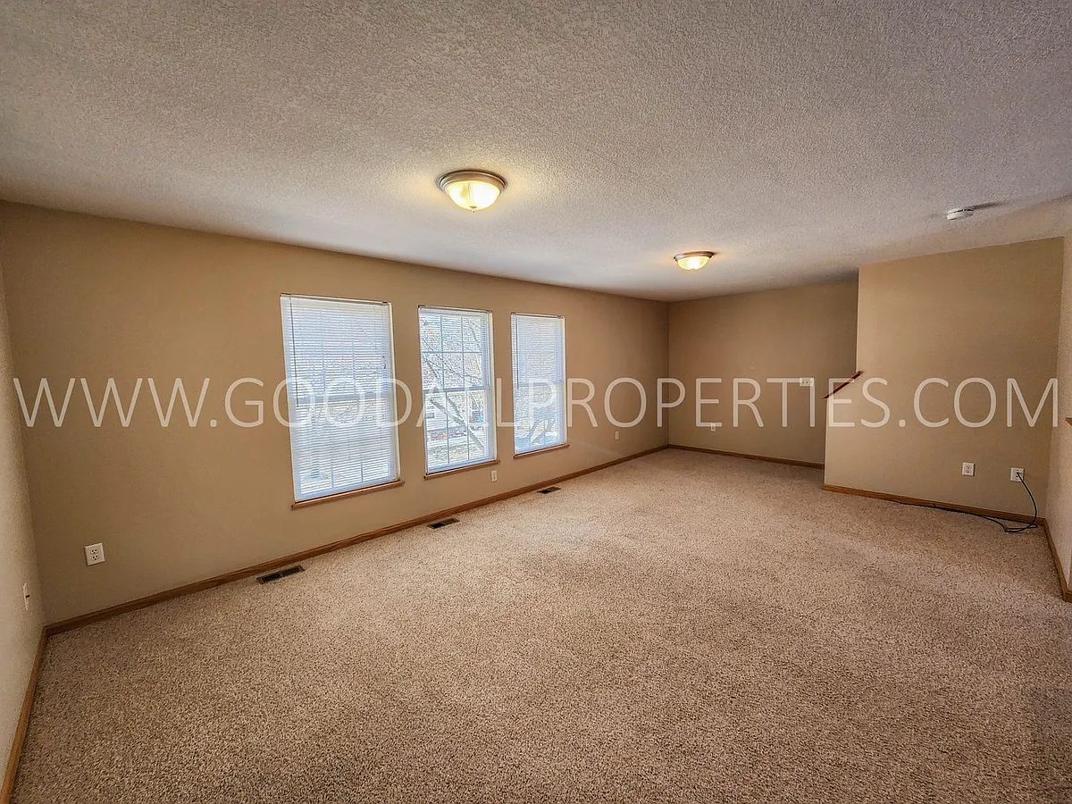Building Photo - 4304 153rd Pl