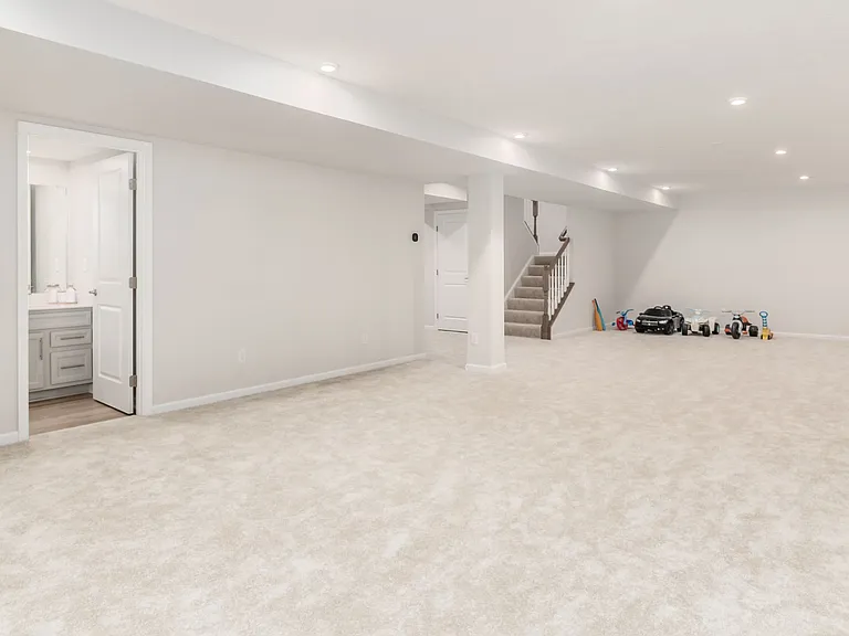 28 Royal Palm Ct #1 — Photo 46