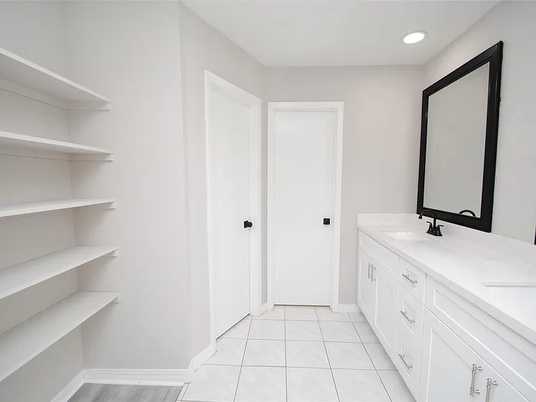 22831 John Rolfe Ln S — Photo 22