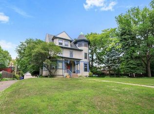 545 Summit Ave, Saint Paul, MN 55102