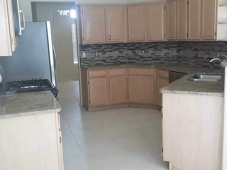 205 Bay Club Dr — Photo 8