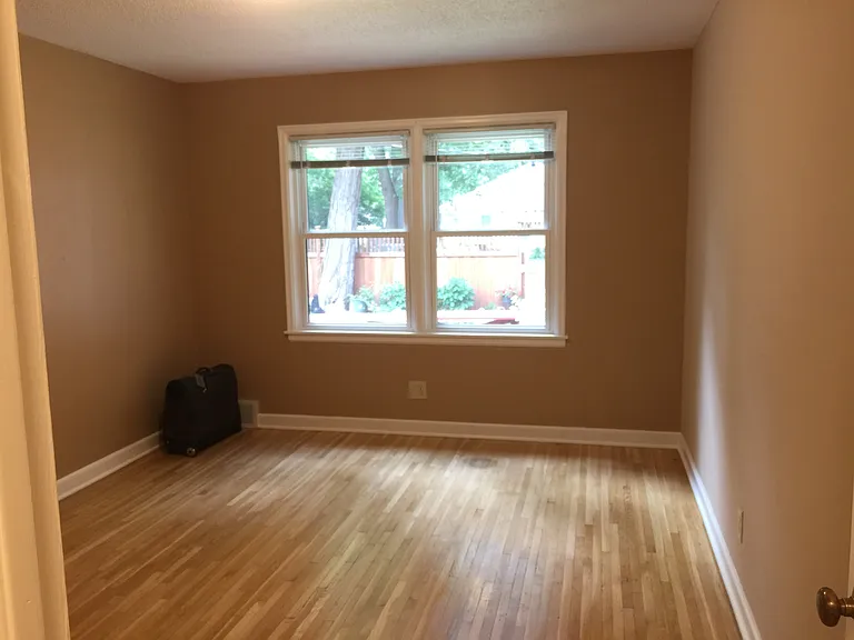 2624 W River Pkwy S — Photo 8