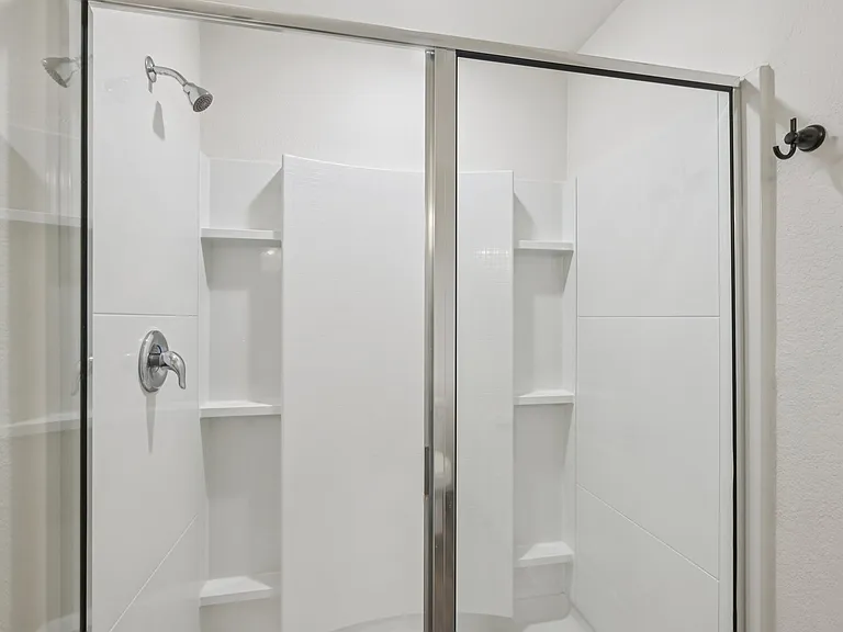 770 Yorkshire Dr — Photo 12