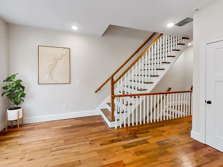 19 Caldwell St #1 — Photo 2