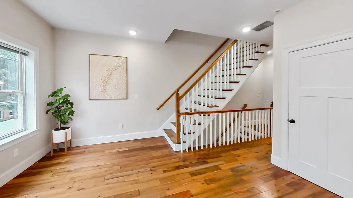 Building Photo - 19 Caldwell St #1