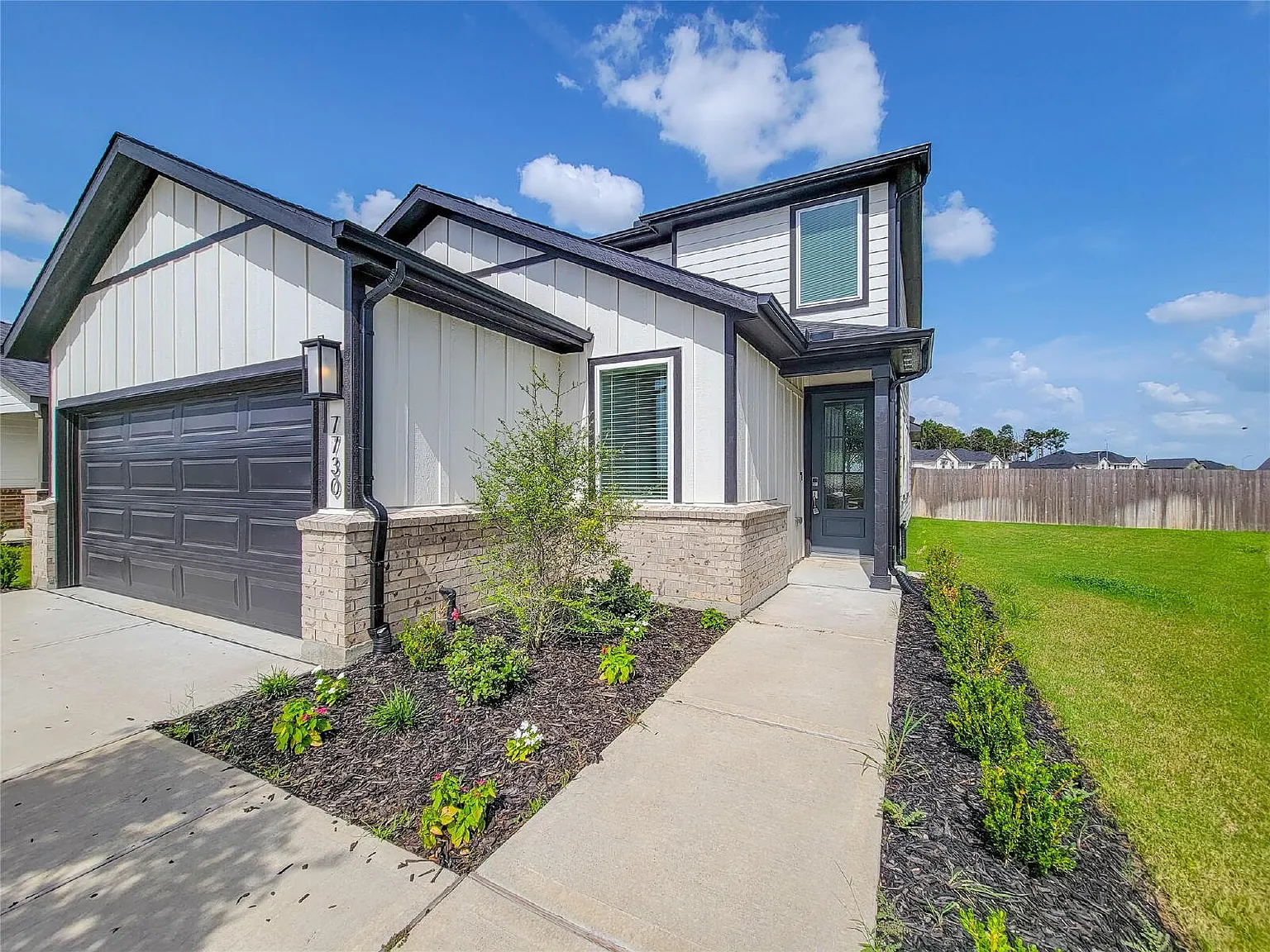 4 bed, 2.5 bath, 2170 sqft, $2,550 — Photo 3