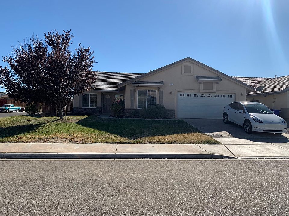 1st image of 16023 Holly Brook Ln