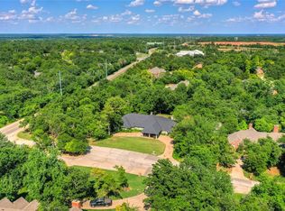 1204 Leawood Dr, Edmond, OK 73034