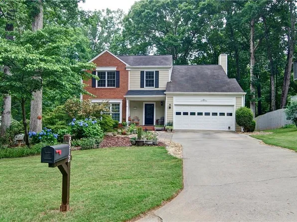2212 McQuiston Dr SW, Marietta, GA 30064