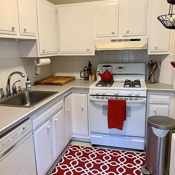 146 Edinboro St #146 — Photo 3