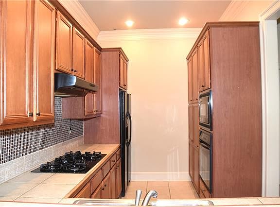5th image of 125 Orchard Row