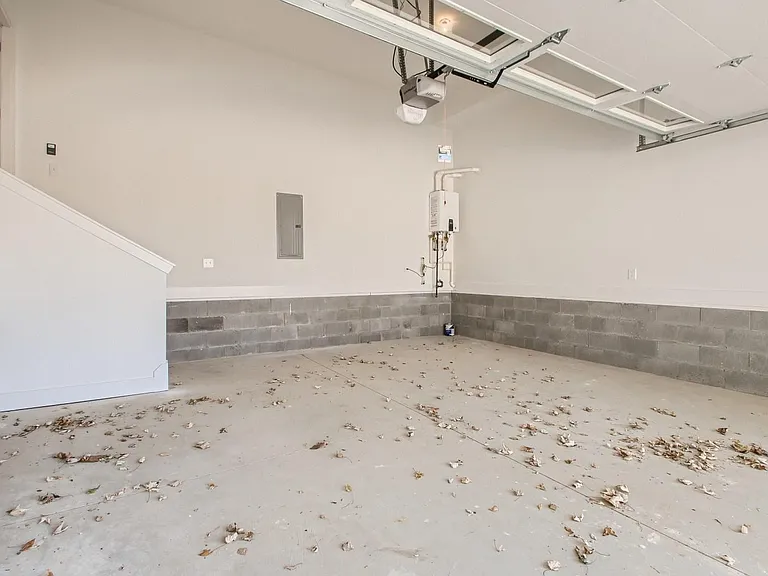 265 Riverside Dr #B — Photo 25