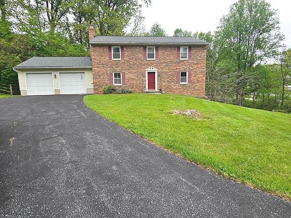 2nd image of 9676 Oak Hill Dr