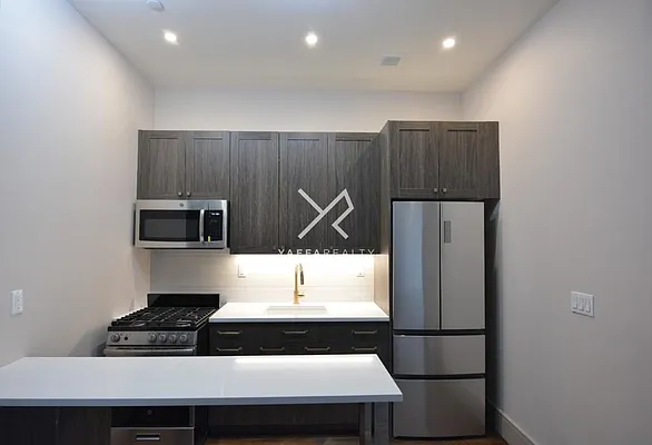 Rented by Yaffa Realty LLC | media 44